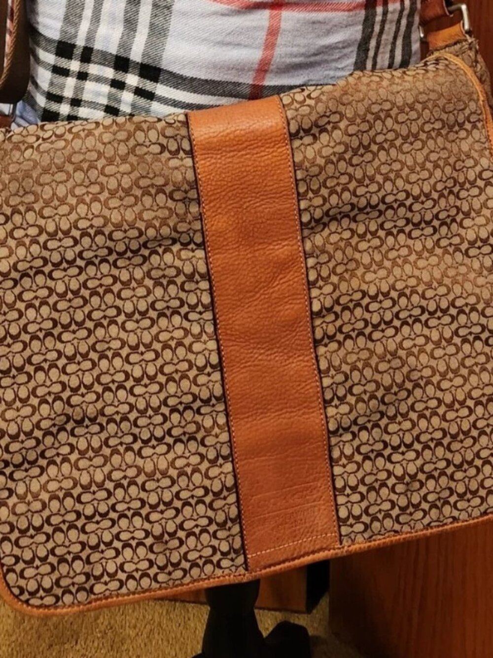 COACH Hudson XL Messenger/computer/travel bag signature C with vachetta leather